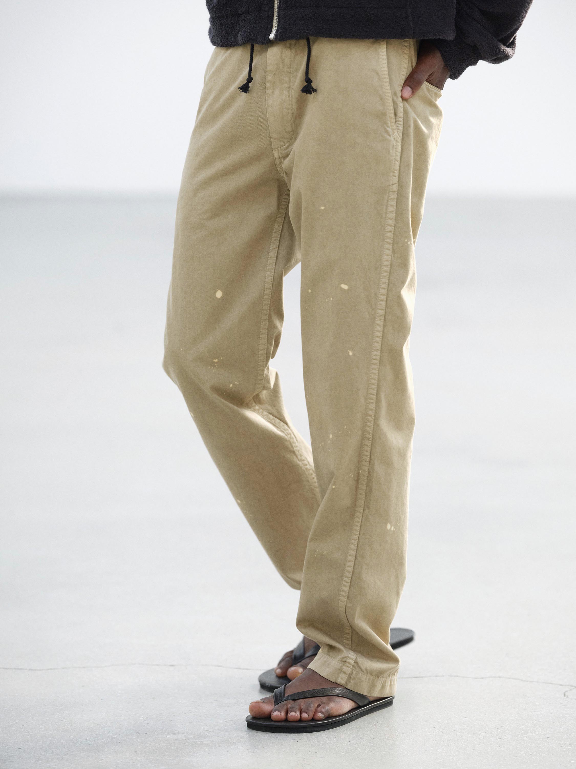 GARMENT-DYED FINX LIGHT CHINO PANTS 詳細画像 BEIGE 2