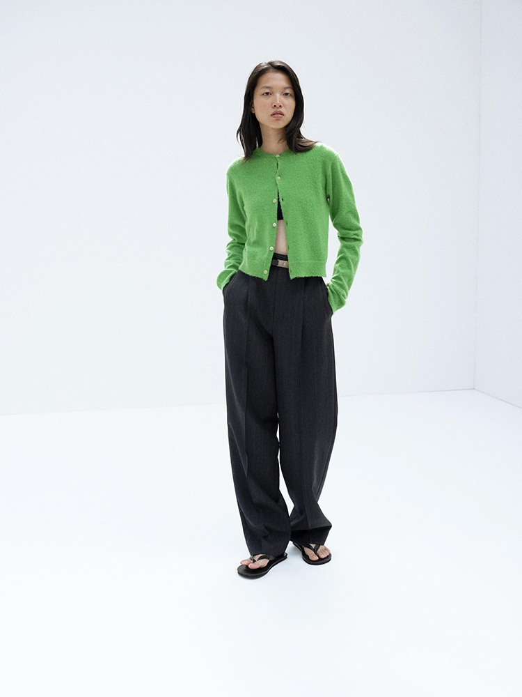 BLUEFACED WOOL TWO-TUCK SLACKS - AURALEE Official Website