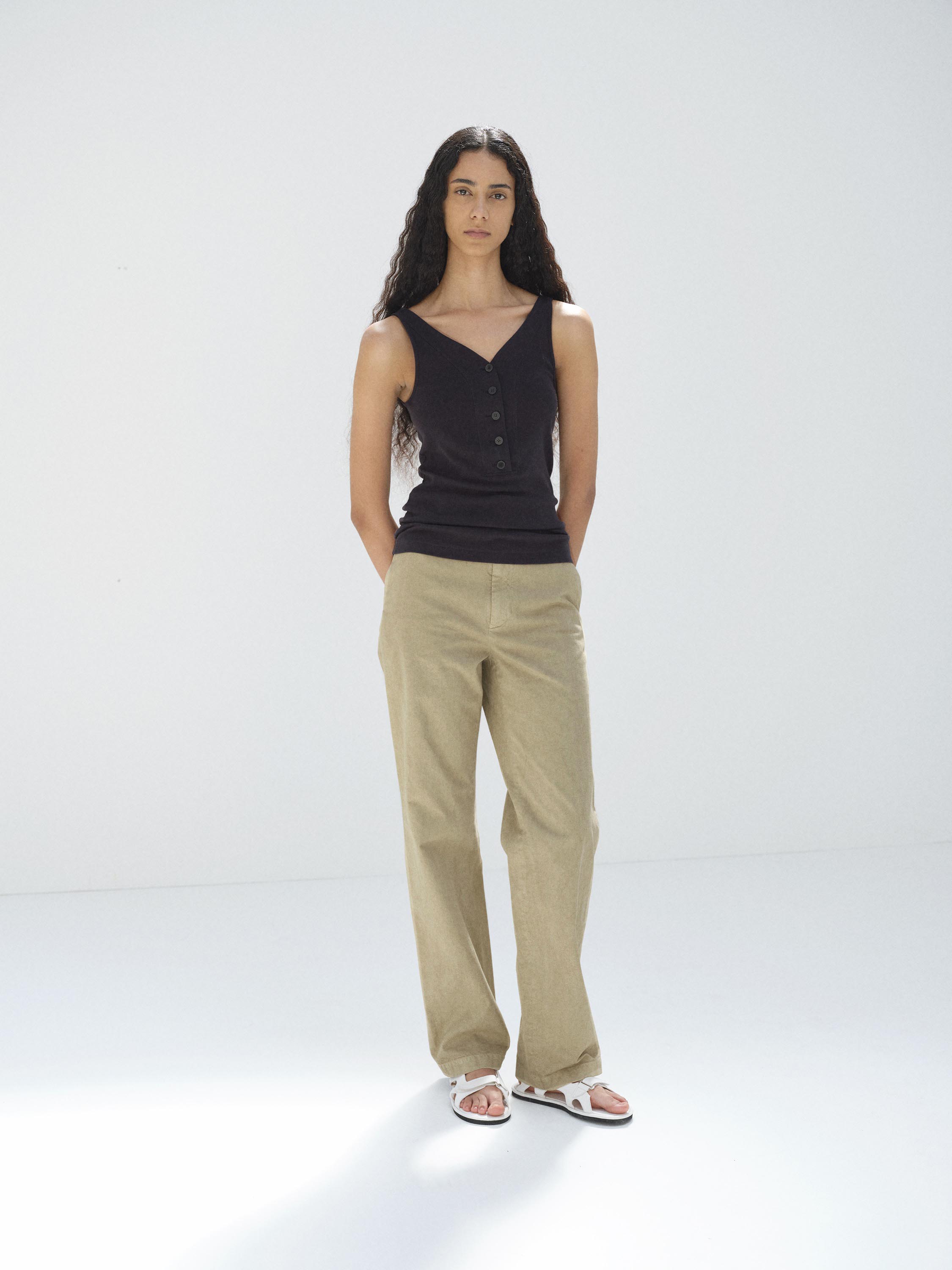 GARMENT-DYED FINX LIGHT CHINO PANTS