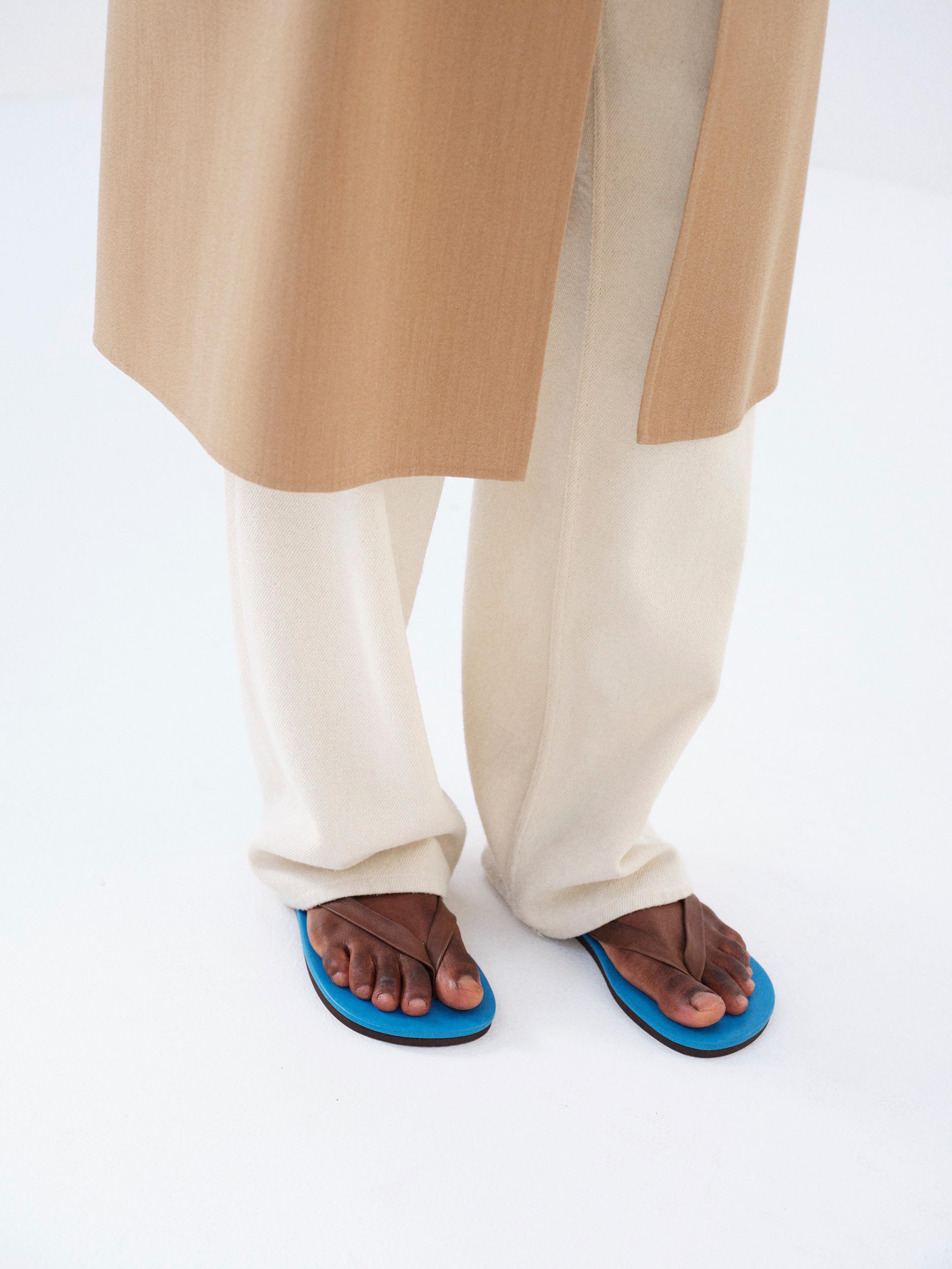 SOFT LEATHER FLIP-FLOPS 詳細画像 BLUE &times; BROWN 3