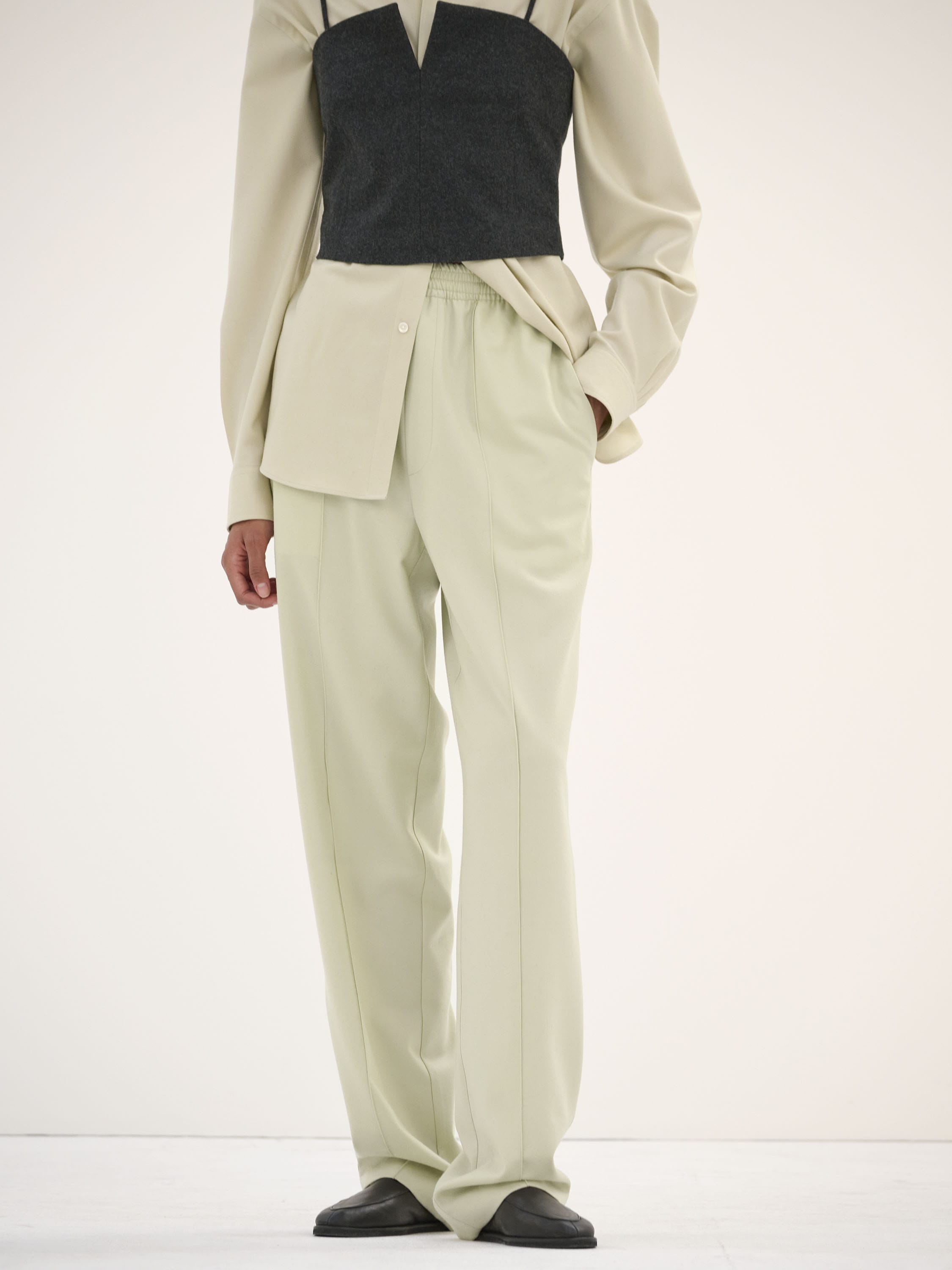 AURALEE  SUPER LIGHT WOOL EASY SLACKS