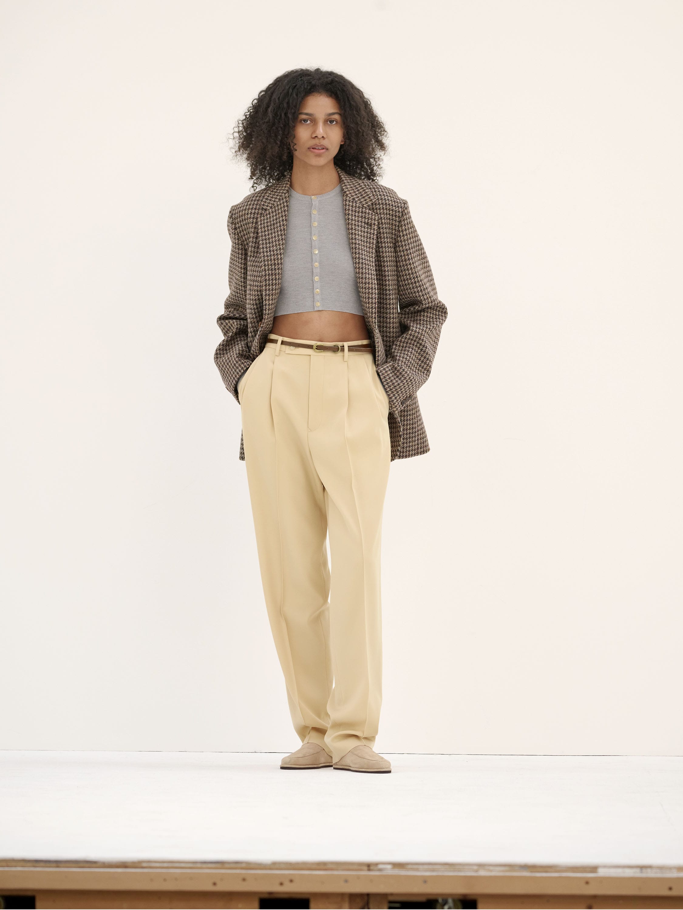 LIGHT WOOL MAX GABARDINE SLACKS - AURALEE Official Website