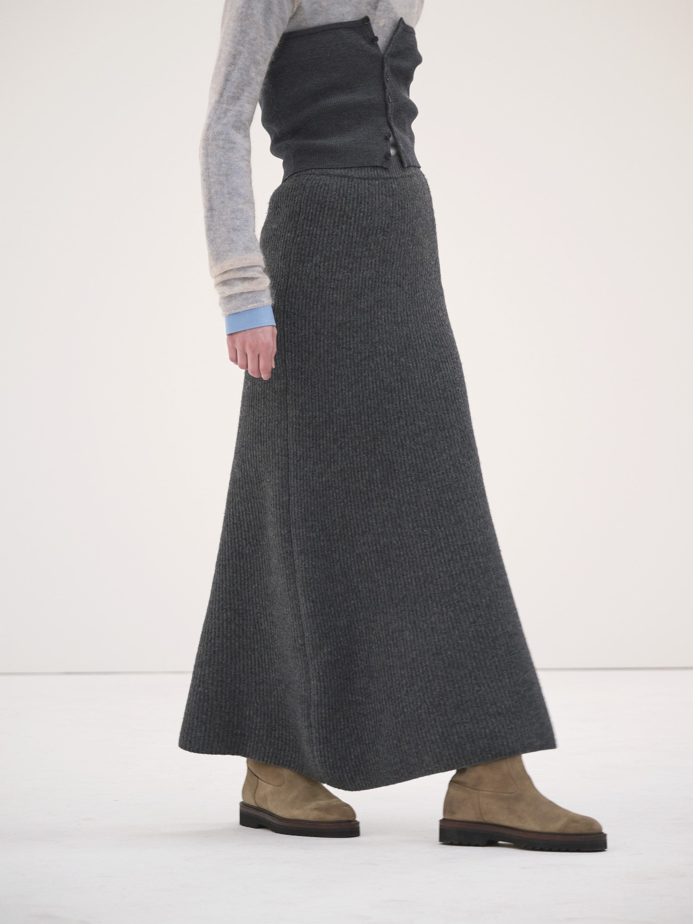 MILLED FRENCH MERINO RIB KNIT FLARE SKIRT 詳細画像 CHARCOAL GRAY 2