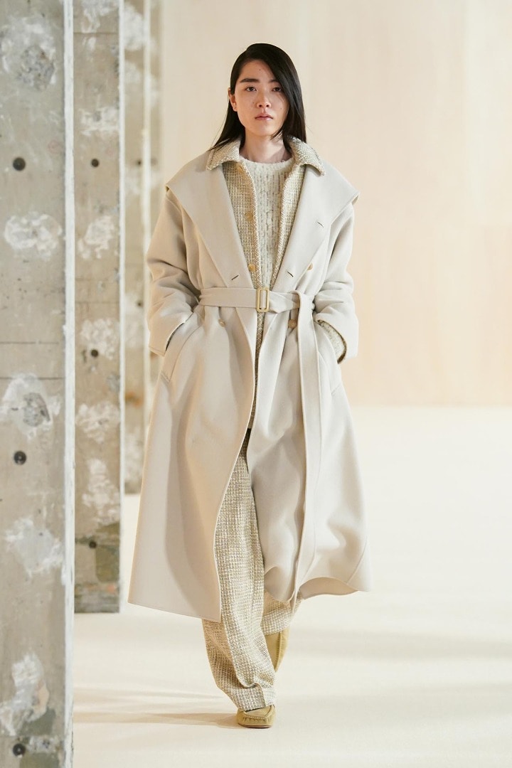 COLLECTION AUTUMN WINTER 2022 - AURALEE Official Website