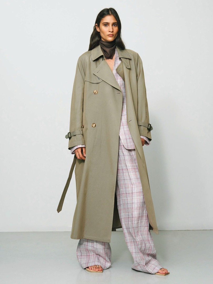Renda wears Washed Finx Silk Chambray Trench Coat in Gray Chambray, Linen Silk Check No Collar Jacket in White Purple Check, Linen Silk Check Pants in White Purple Check